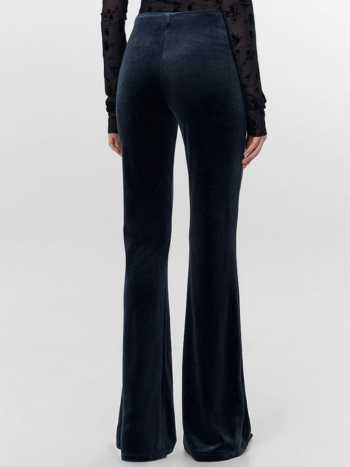 Брюки женские Mark Formelle x Ольга Бузова велюровые расклешенные черные  фото 2