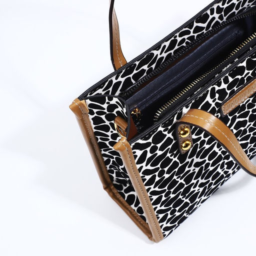 Сумка-тоут на молнии, цвет белый/чёрный - Simaland фото 8