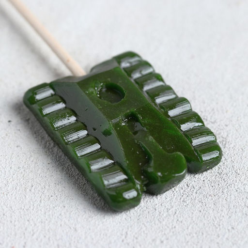 Цена за 2 шт. Леденец на палочке 23 Февраля, танк, вкус: фейхоа, 27 г - Фабрика счастья фото 3