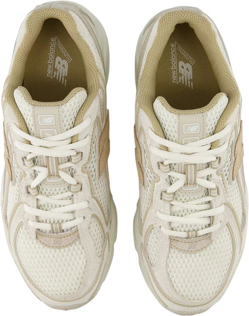 Кроссовки взрослые