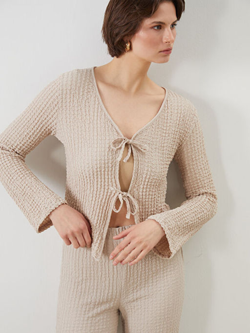 V Yaka Dokulu Kad?n H?rka