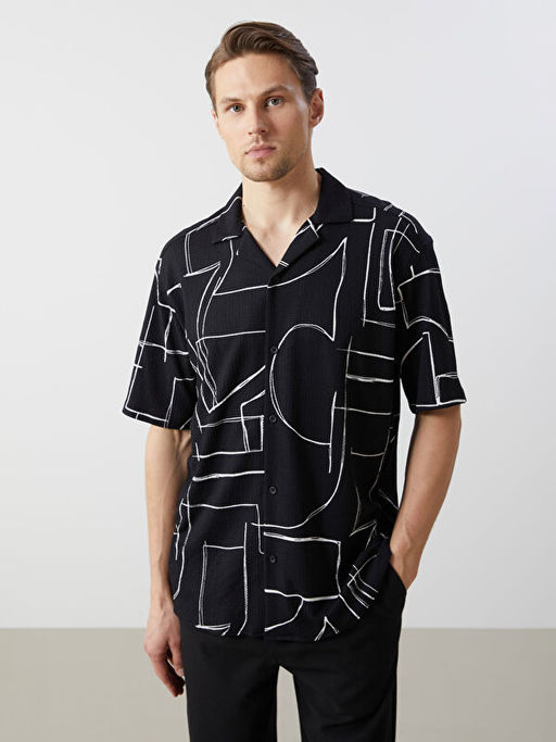 Regular Fit K?sa Kollu Desenli Erkek G?mlek