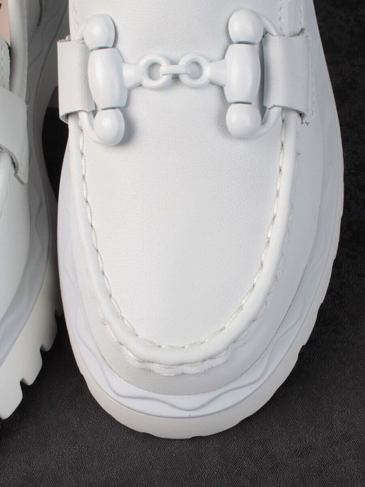 03-HY6-2D WHITE Лоферы женские (натуральная кожа)