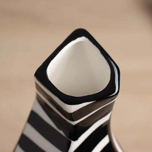 Ваза для цветов «Пикассо», ручная роспись, галочки, 26×11.5 см, керамика, чёрно-белая