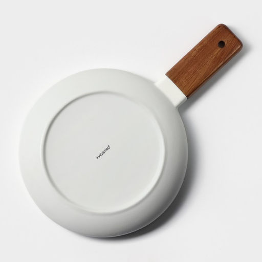 Блюдо фарфоровое для подачи с деревянной ручкой Magistro, d=20 см, цвет белый  фото 7