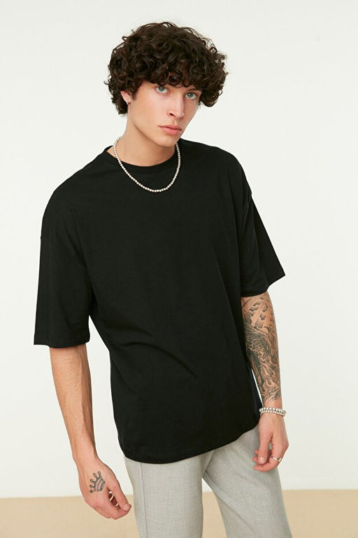 Siyah Oversize/Geni_ Kesim Bisiklet Yaka S_rt Bask_l_ %100 Pamuk K_sa Kollu T-Shirt TMNSS21TS1223 - Trendyolmilla фото 2