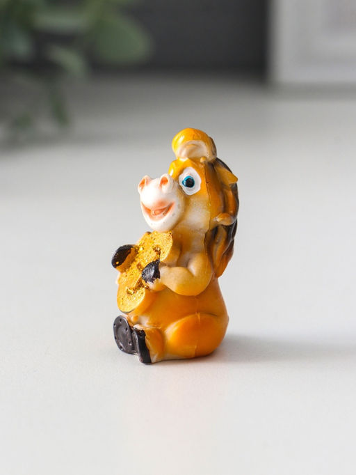 Цена за 3 шт. Фигурка полистоун Коняшка с валютой, 3?2.5?4.5 см, МИКС