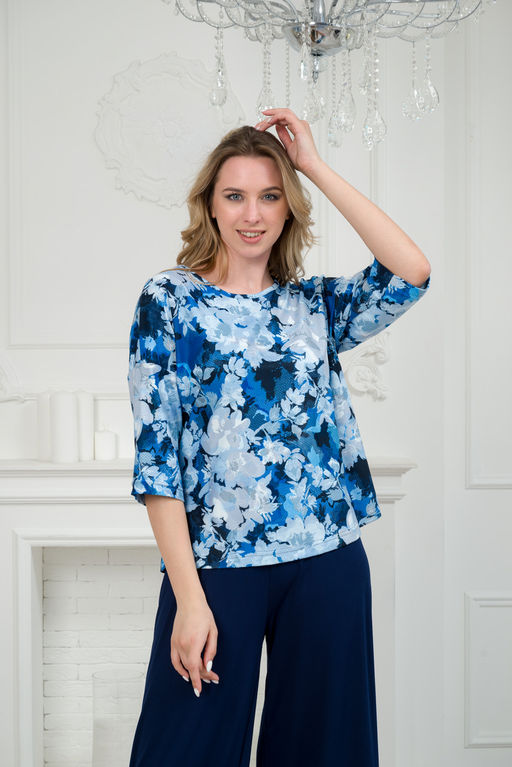 Костюм женский из кофты с рукавом 3/4 и брюк из вискозы Элеонора синие цветы