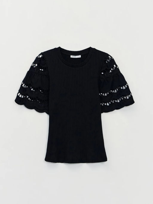 Приталенная футболка с шитьем на рукавах ZR2605023419-50 / Zarina