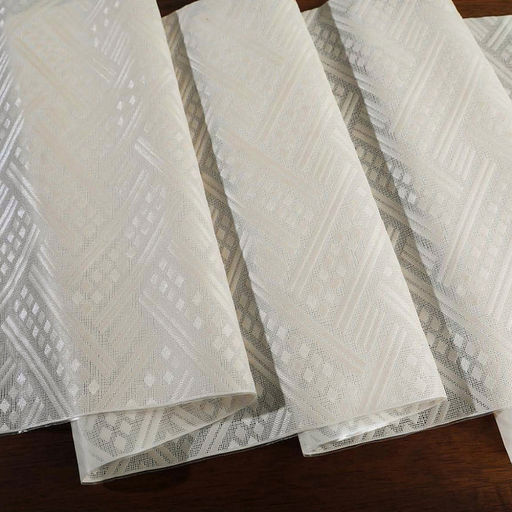 Скатерть ПВХ "Орнамент" 137х137см, длина стола до 90см, на 4 персоны, "LACE" фактурная, на пленке, беж с перламутром, упак. "классическая" п/э 28х41см т.м. "Домашняя Мода" (Китай)