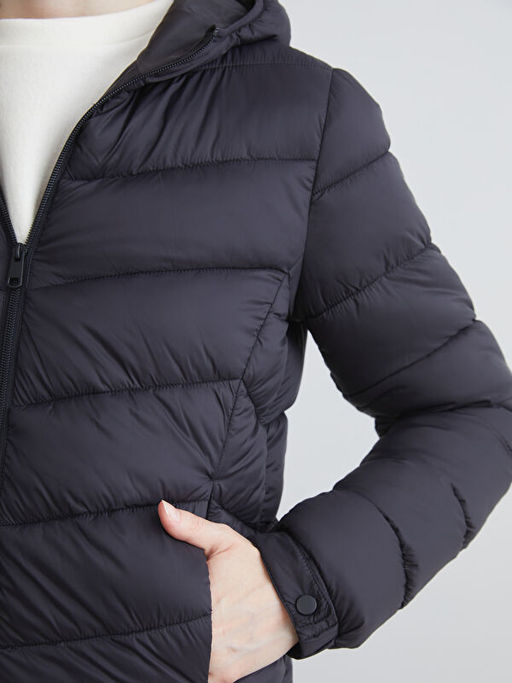 Kap??onlu Kad?n ?i?me Mont