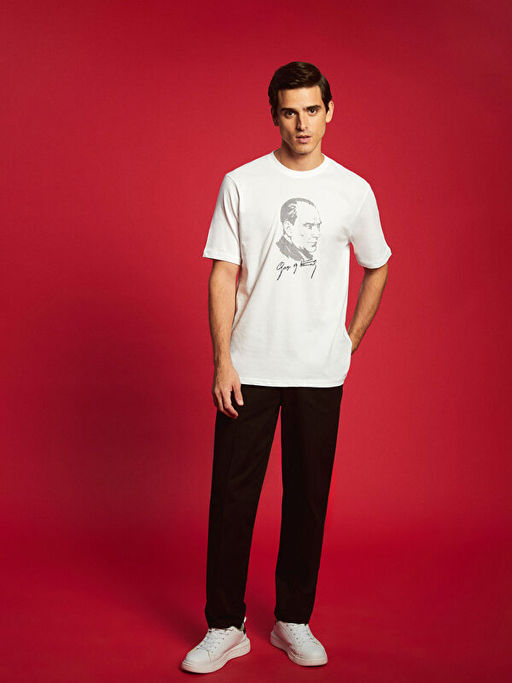 Bisiklet Yaka K?sa Kollu Atat?rk Bask?l? Penye Erkek Ti??rt