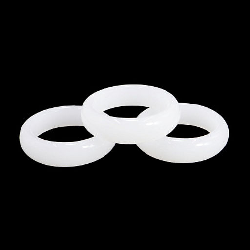 Кольцо из камня гладкое Белый агат привлекает энергию изобилия размер 17мм