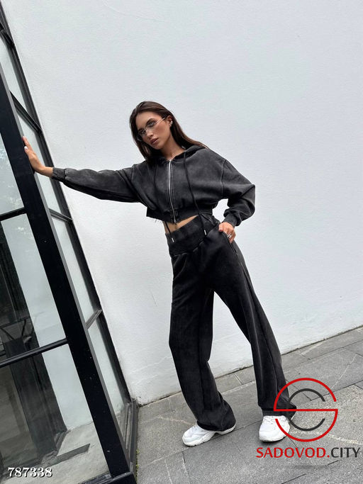 Женский спортивный костюм с эффектом варки