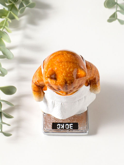 Сувенир полистоун лак "Кошка в белом сарафане стоит на весах" 7,5х7,2х12,5 см