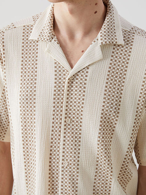 Regular Fit K?sa Kollu Desenli Erkek G?mlek