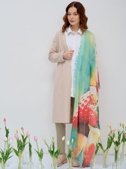 Палантин с бахромой. Рисунок нанесен вручную