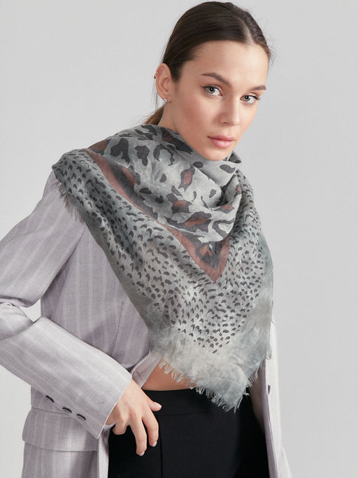 Большой, красивый платок из вареного хлопка. Рисунок на полотно наносится вручную. - Tantino фото 4