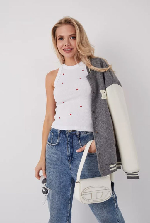 K11382 Топ в рубчик с вышивкой БЕЛЫЙ_02