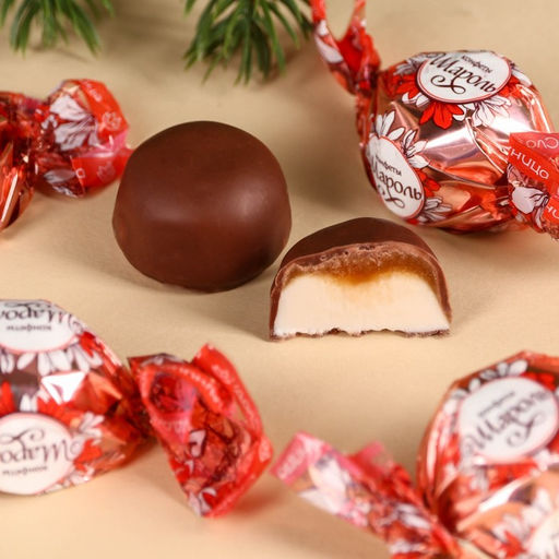 Подарочный набор Новогодняя посылка: чай чёрный со вкусом: ваниль и карамель 50 г., конфеты шоколадные 100 г. - Фабрика счастья фото 3