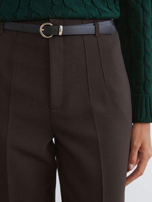 Beli Kemerli Dar Fit Kad?n Pileli Pantolon