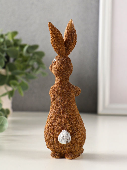 Фигурка полистоун «Кролик с морковью», 4.7×5×15 см