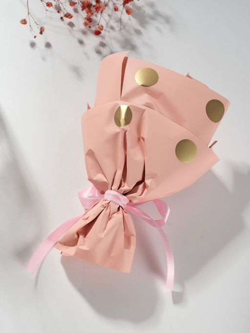 Букет из мыльных лепестков для ванны «Три розы и гвоздика», подарочный, розовый, 7.5×13.5×20 см