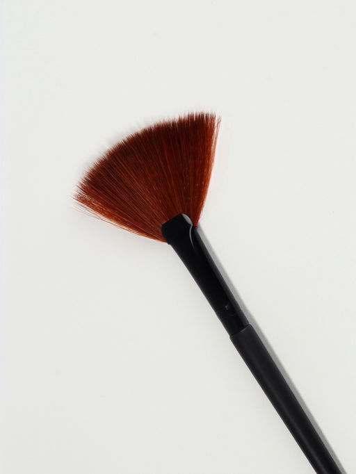 Кисть для макияжа, веерная, 17.5(±1) см, чёрная