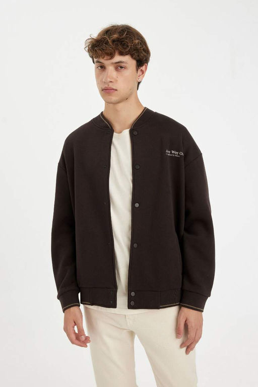 Кардиган оверсайз на мягкой подкладке с воротником-бомбером и принтом - Defacto фото 3