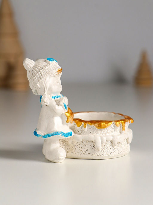 Подсвечник на 1 свечу Девочка с корзинкой, гипс, 7?7 см, перламутр