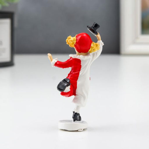 Фигурка полистоун «Танцующий клоун с цилиндром», красно-белый, 8×3×4.5 см