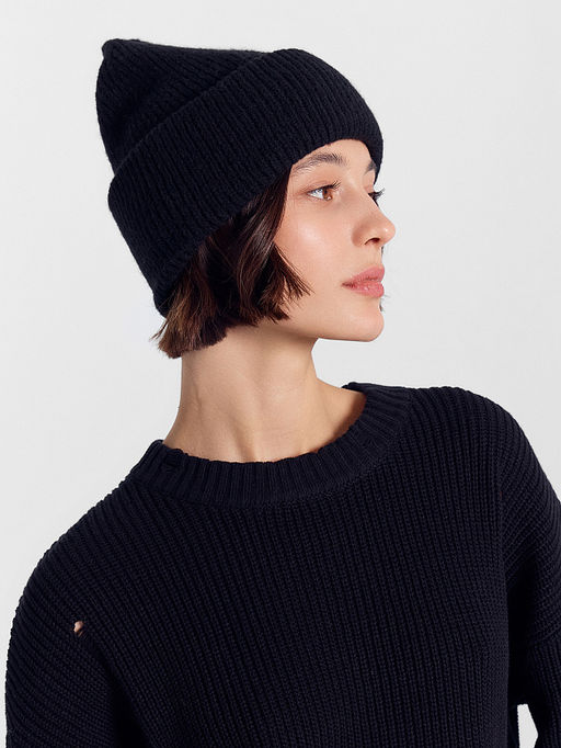 Шапка женская черная