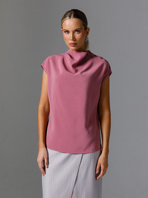 Блузка со спущенным плечом