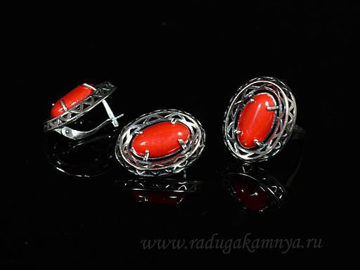 Кольцо Серьги коралл (имитация) размер 20.