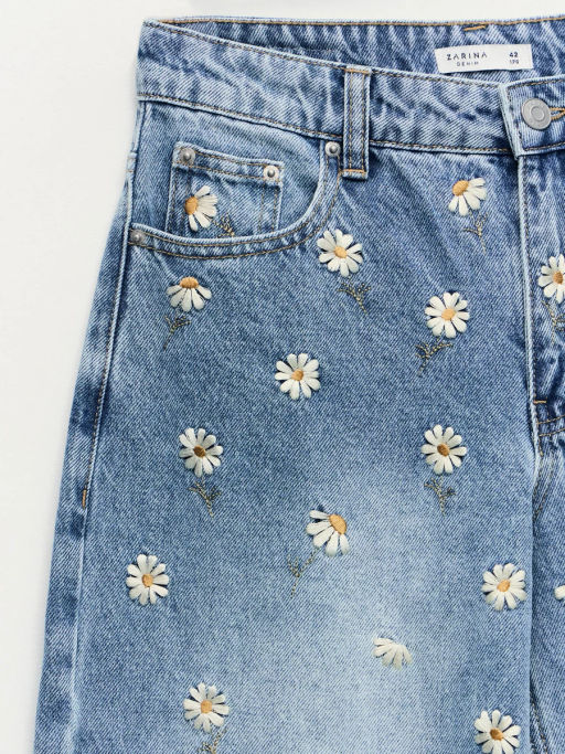 Джинсы wide leg с цветочной вышивкой / Zarina фото 3