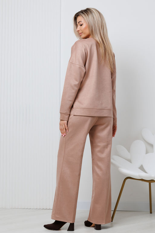 Костюм замшевый брючный 43043