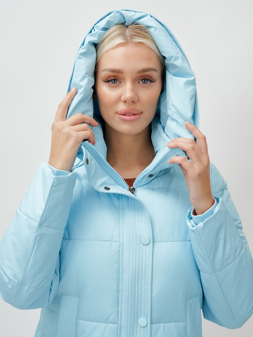 Пальто утепленное стеганное зимнее с капюшоном женское голубого цвета 9601Gl
