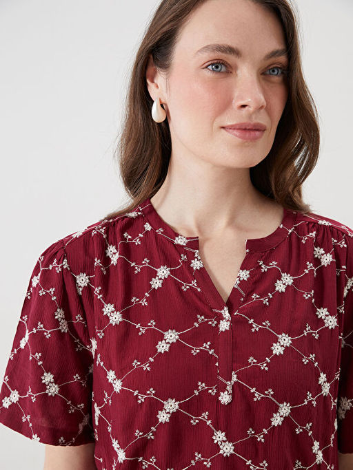 Ka??k Yaka ?i?ek Nak??l? Bluz