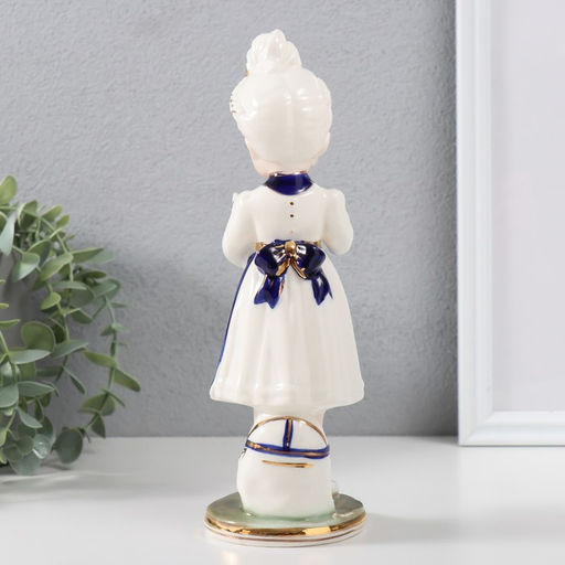 Фигурка керамика «Девочка играет котёнком», кобальт, 7.3×7.3×22.5 см