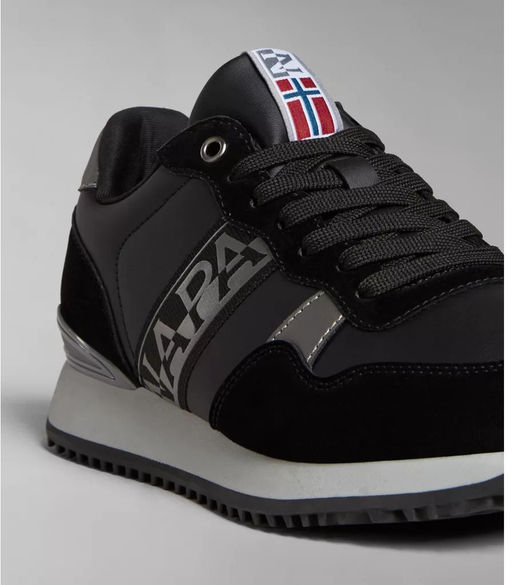 Кроссовки женские