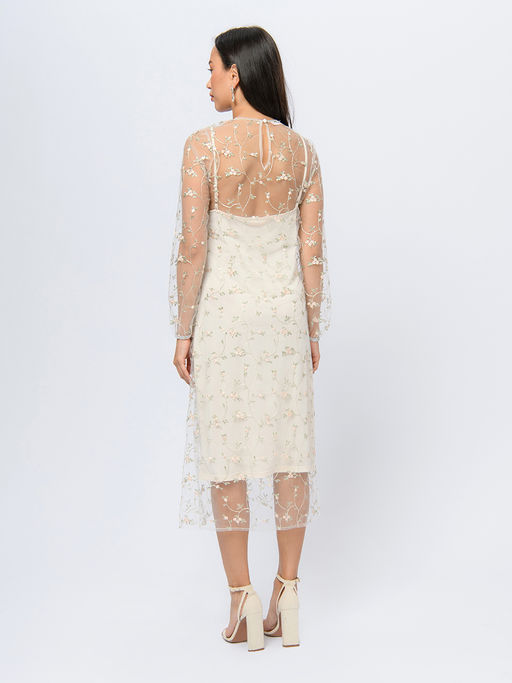 Платье бежевого цвета длины миди с цветочной вышивкой - 1001dress фото 5