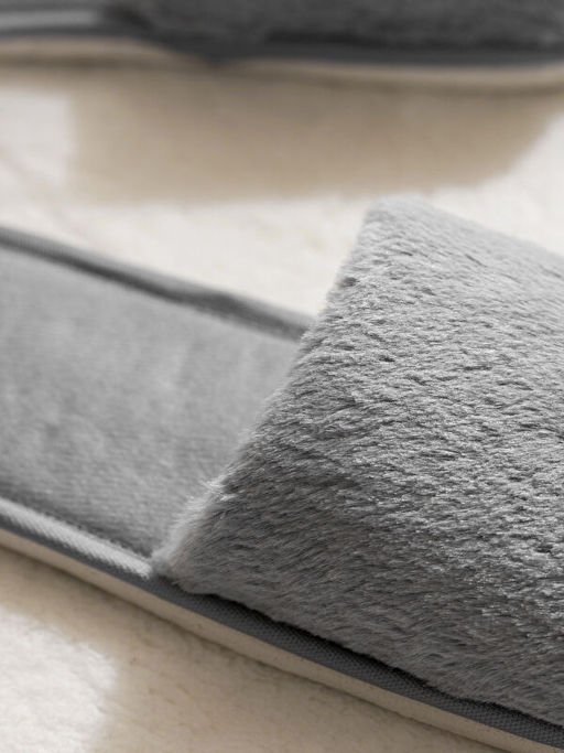 D?z Pel?? Kad?n Ev Terli?i