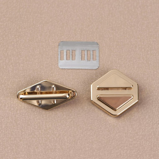 Цена за 5 шт. Застёжка для сумки, 3,1 3,1 см, цвет золотой - Арт узор фото 3