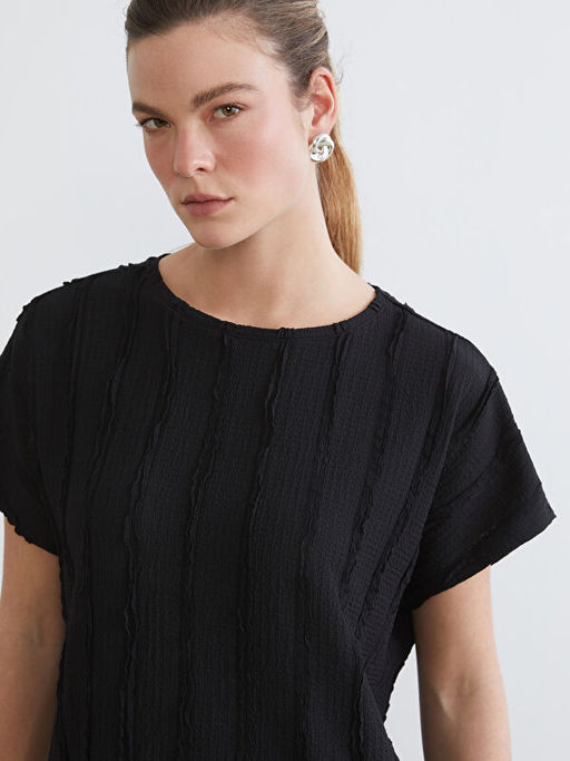 Bisiklet Yaka Dokulu Bluz