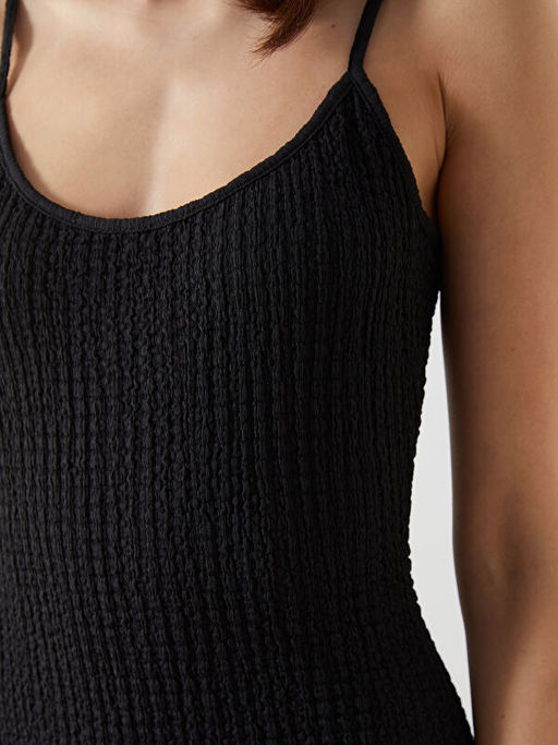 U Yaka Dokulu Elbise