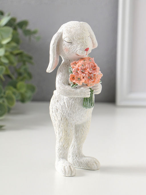 Фигурка полистоун Белая зайка с букетом розовых цветов, 16 см