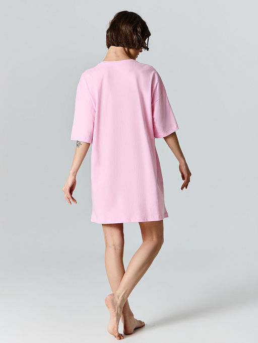 Туника домашняя женская розовая с надписью Как обычно, все клубнично - Mark formelle фото 3