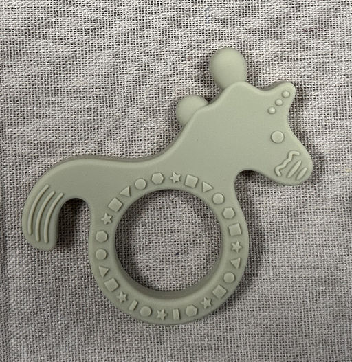 Angel dreams. SK2004 Прорезыватель силиконовый "Морской конек" (оливковый)