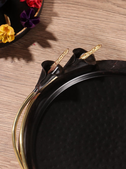 Блюдо сервировочное овальное «Черные каллы», 22×5×21.5×5.5 см, нержавеющая сталь, чёрное с золотом