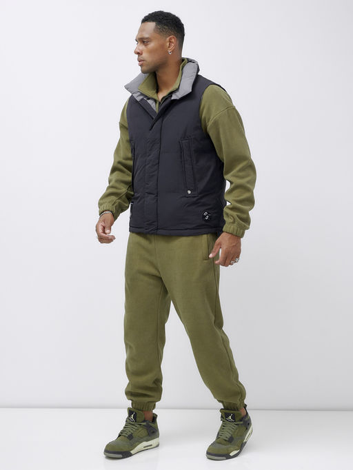 Жилет мужской утепленный спортивный черного цвета 15326Ch - Mtforce фото 3